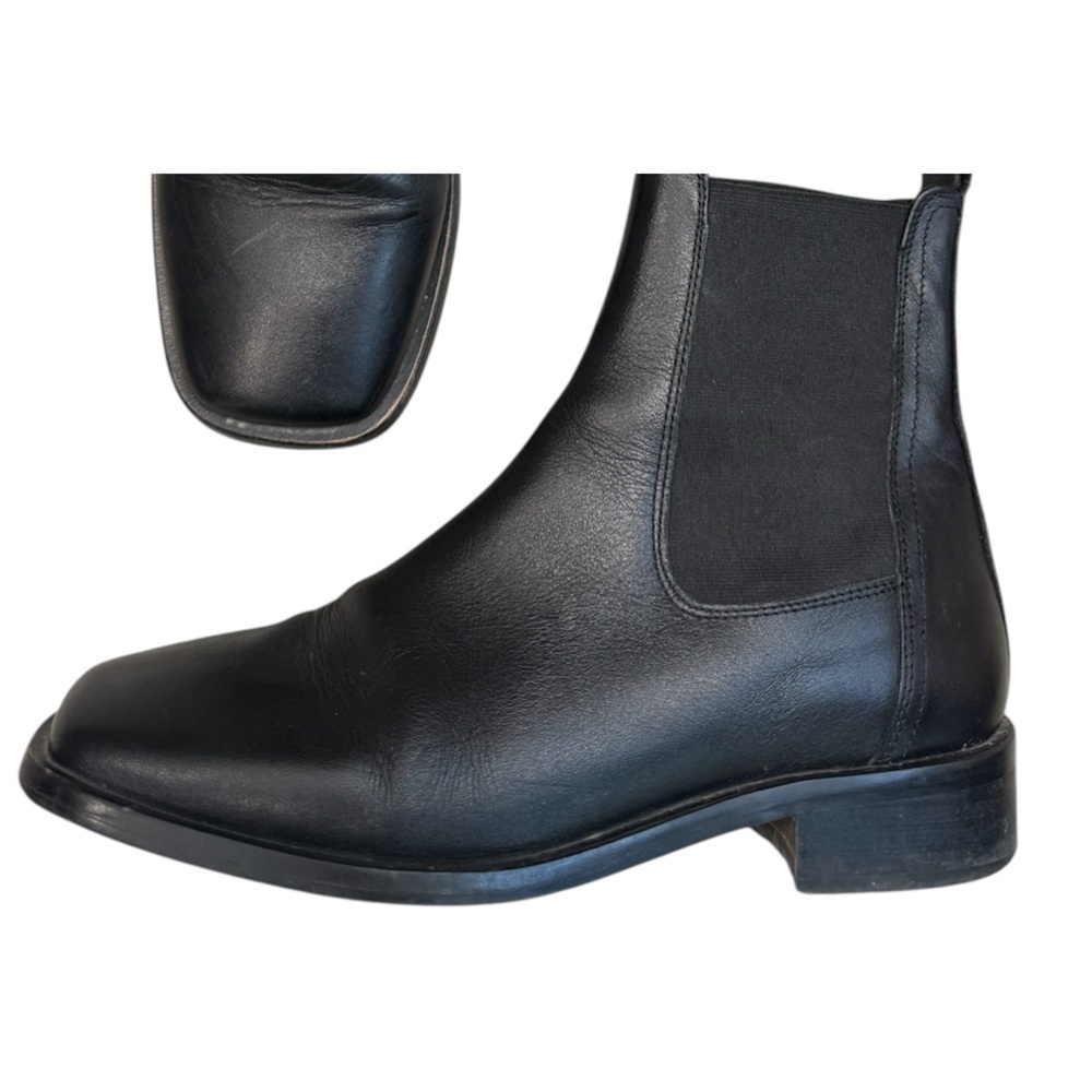 L'INTERVALLE size 38 (7.5-8) Chelsea Mint condition barely worn Leather boots
